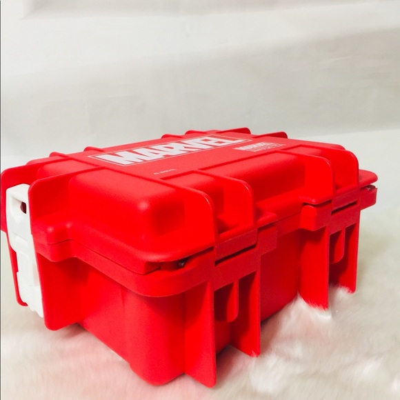 Invicta 3-Slot Watch Impact Case Marvel - Picture 3 of 7